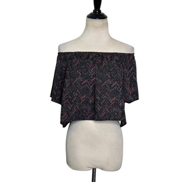 Forever 21 chevron print short sleeves off shoulder cropped top size M - Picture 1 of 8